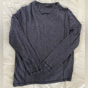 Long sleeve V-Neck T-Shirt